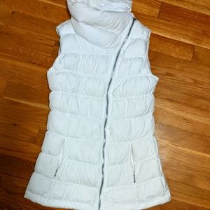 Athleta white puffer vest